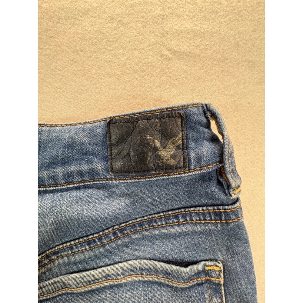 American Eagle Hi-Rise Shortie Denim Shorts Blue Raw Hem Womens Size 10 Med Wash - Picture 4 of 7